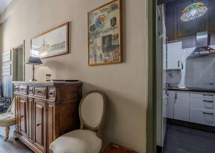 Pantheon Square, Comfort, Super Kingsize Bed